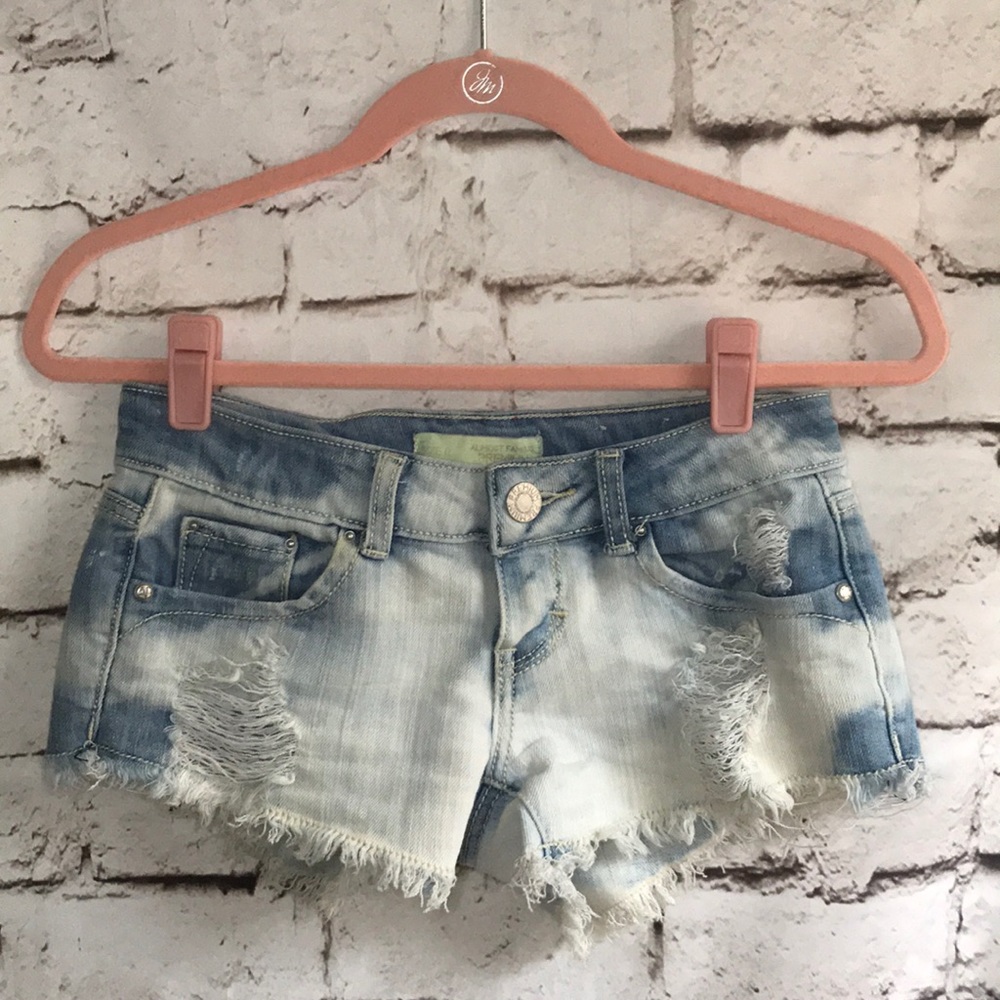 SOLD❗️ALMOST FAMOUS PREMIUM distressed jean shorts - Picture 2 of 8